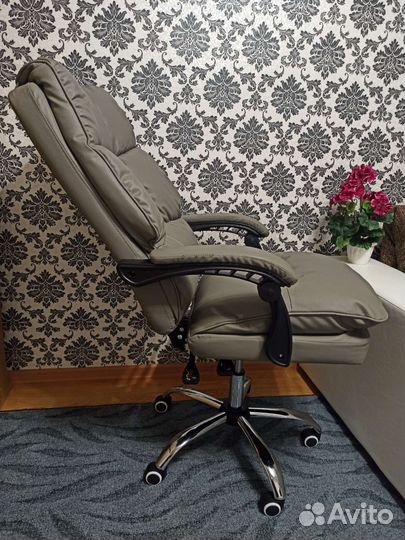 Компьютерное кресло новое