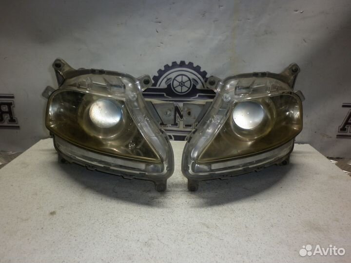 Фара противотуманная Lexus LS460 LS600 2006-2009