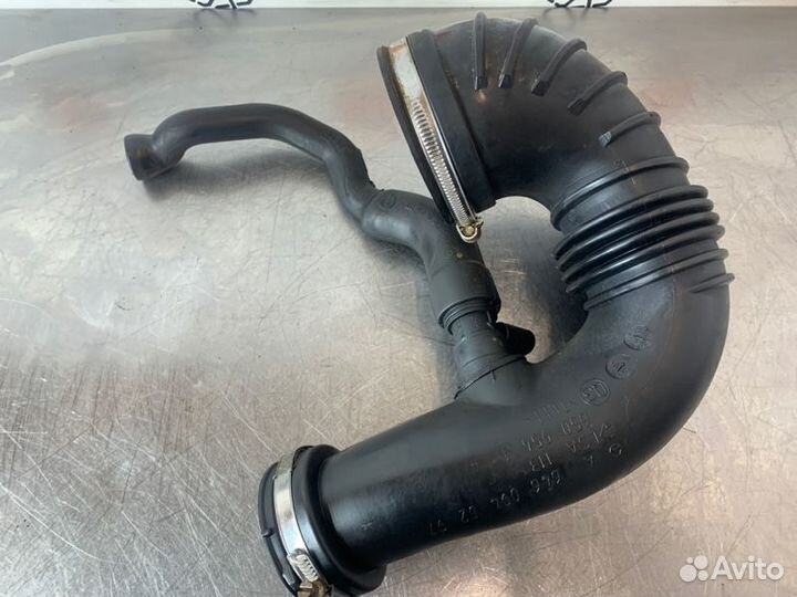 Патрубок воздушного фильтра Mercedes C-Class W203