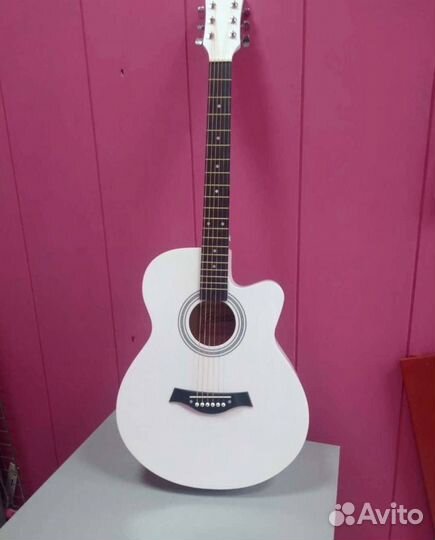 Акустическая гитара