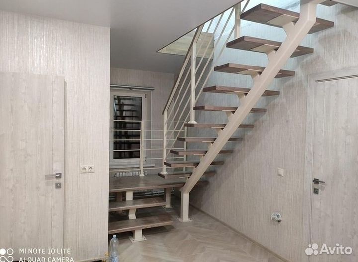 Лестница на второй этаж под ключ