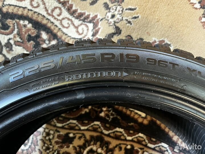 Nokian Tyres Hakkapeliitta 8 225/45 R19 96T