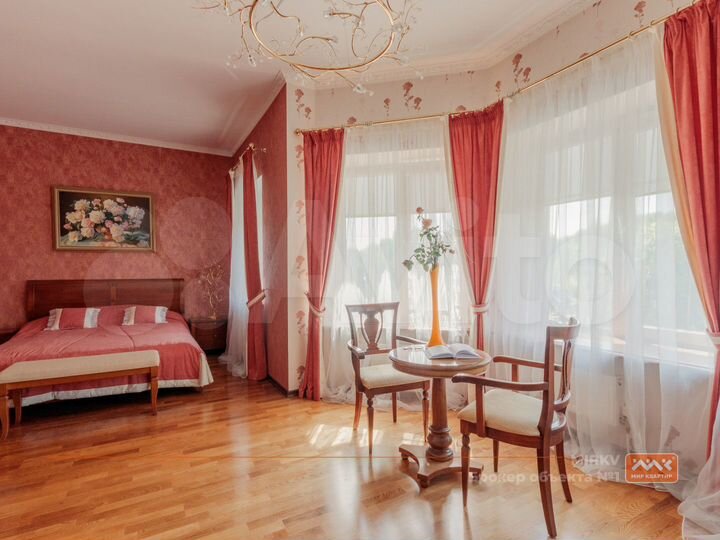 Дом 265,8 м² на участке 23 сот.