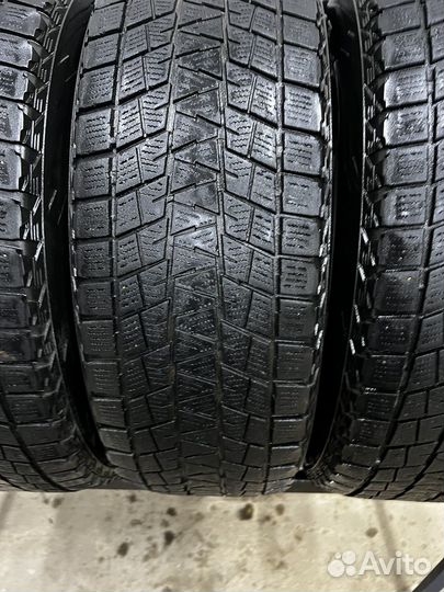 Bridgestone Blizzak DM-V1 225/70 R16 103R