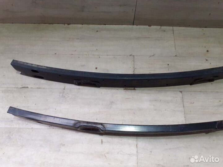 Усилитель заднего бампера Toyota