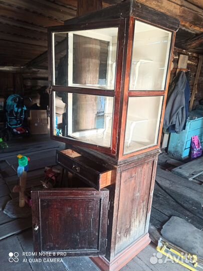 Старинный буфет горка