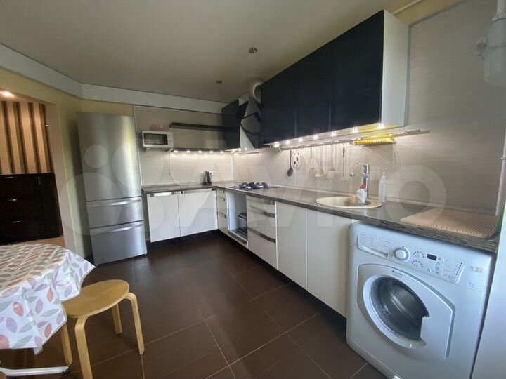 3-к. квартира, 90 м², 4/5 эт.