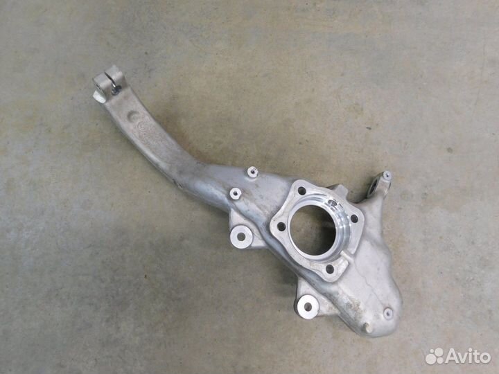 Цапфа/кулак поворотный передний правый BMW X5