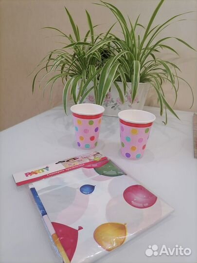 Скатерть праздничная полиэтиленовая новая