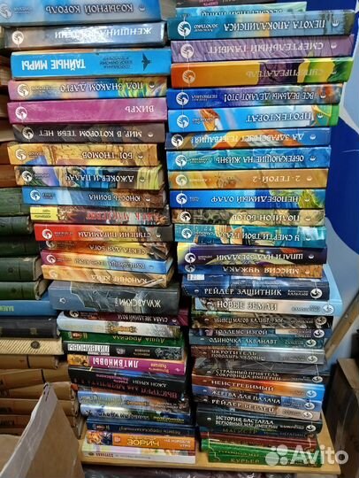 Книги фэнтези, фантастика