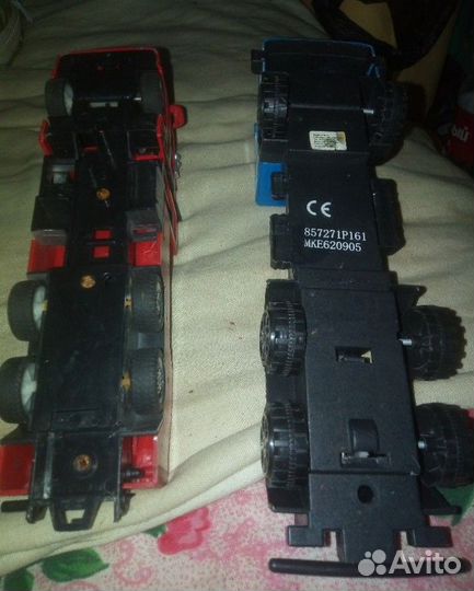 Машинки 2 шт