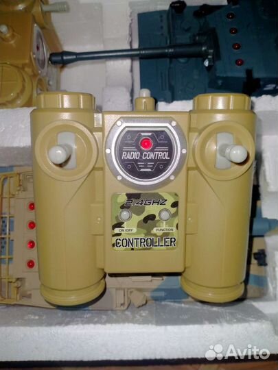 Танки на пульте управления