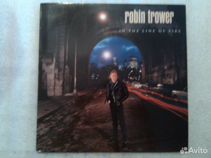 Robin Trower - In The Line Of Fire 1990 - Идеал