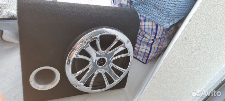 Активный сабвуфер