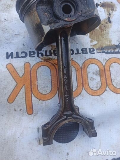 Шатун с поршнем QR20DE Nissan X-Trail T30