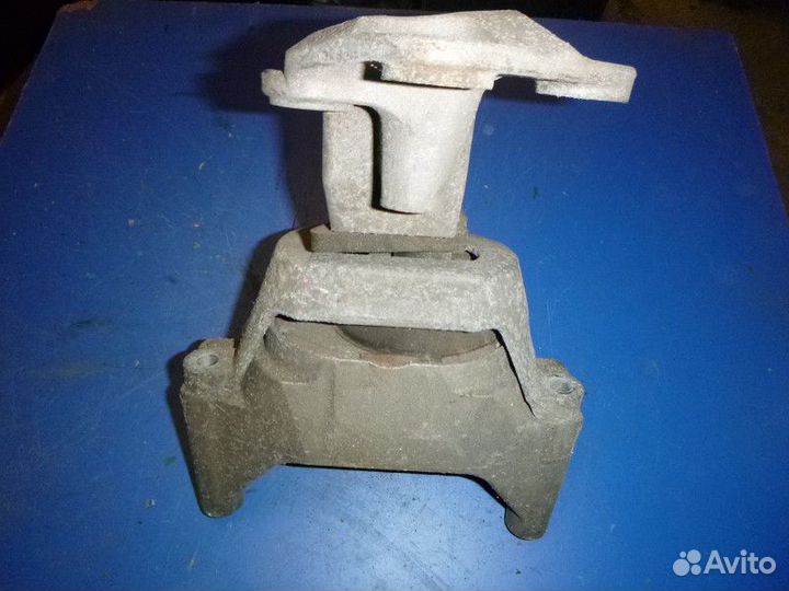 Опора двигателя правая nissan teana J32 2008