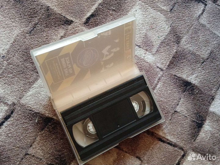 VHS кассета East 17 No place like home 95 года