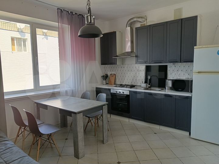 3-к. квартира, 100 м², 5/6 эт.