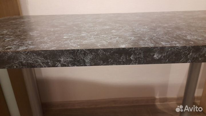 Кухонный стол