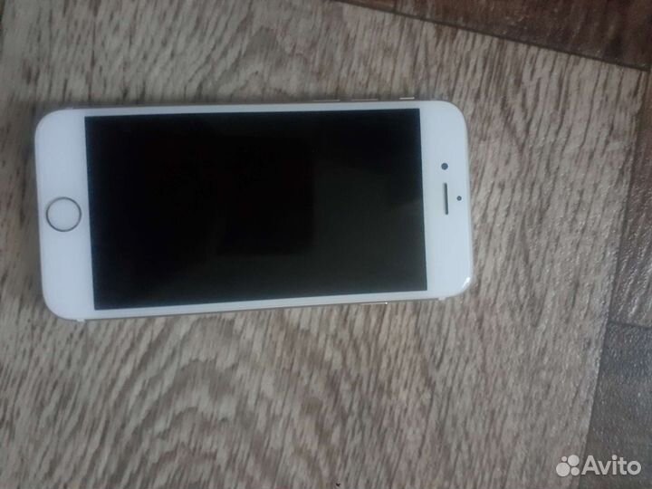 Телефон iPhone 6s