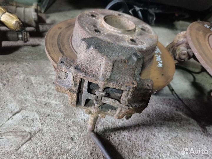 Задние кулаки Mercedes w202