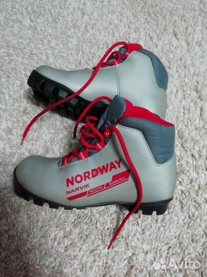 Лыжные ботинки
