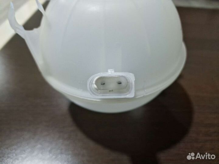 Расширительный бачок Audi/VW 1K0121407A 1K0121407F