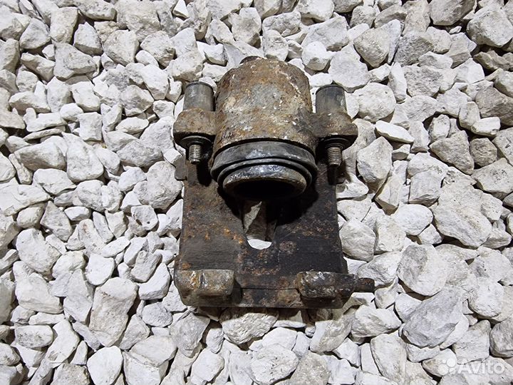 Суппорт передний Поло