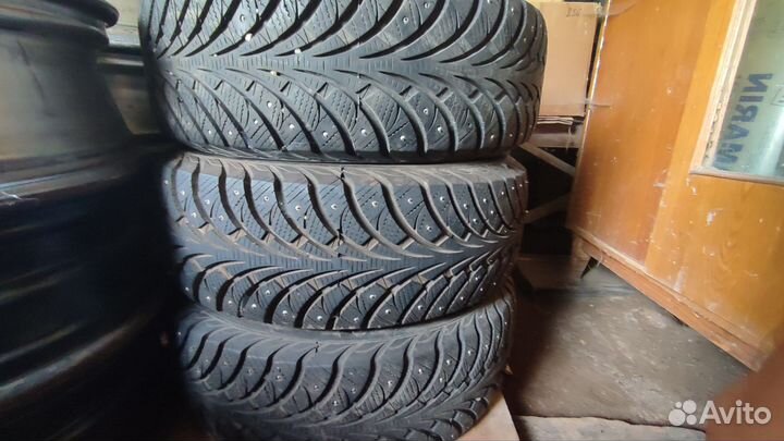 Sava Eskimo Stud 205/60 R16