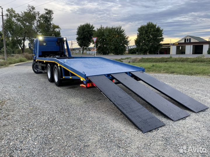 Эвакуаторная платформа ломанного типа сдокументами