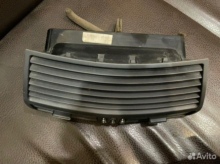 Дефлектор на торпедо Mercedes-Benz S Class W220