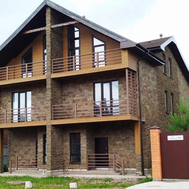 Дом 520 м² на участке 6 сот.