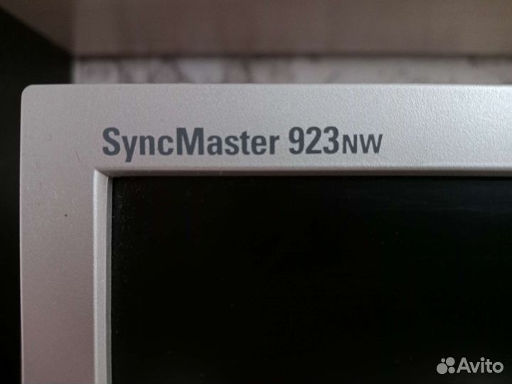 Монитор samsung SyncMaster 923NW