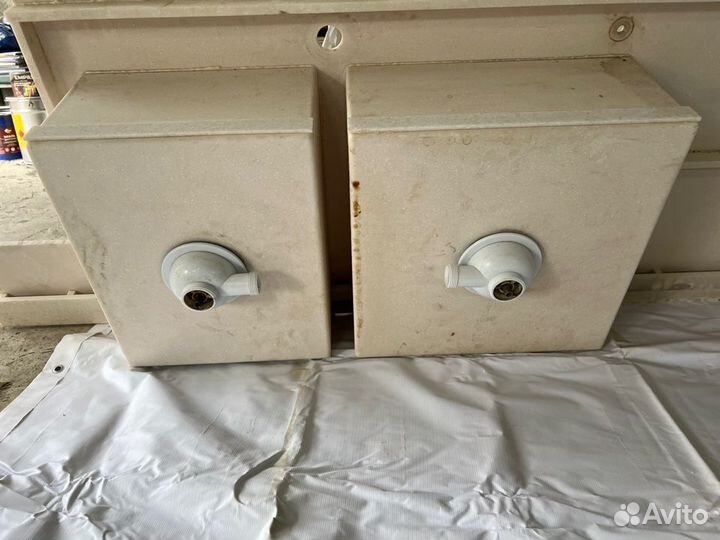 Столешница с двойной раковиной из камня