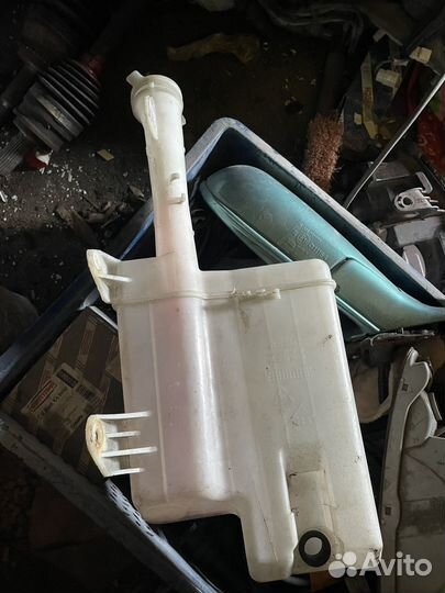 Бачек омывателя мазда 323f ba