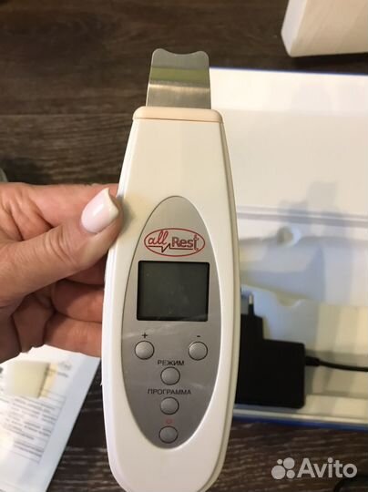 Ультразвуковый аппарат для чистки лица