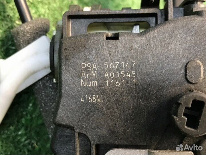 Замок двери передний правый Peugeot 308 1.6 EP6