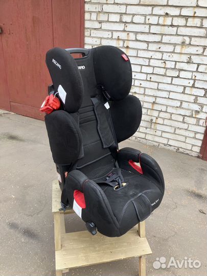 Recaro Young Sport автокресло черное 9-36 кг