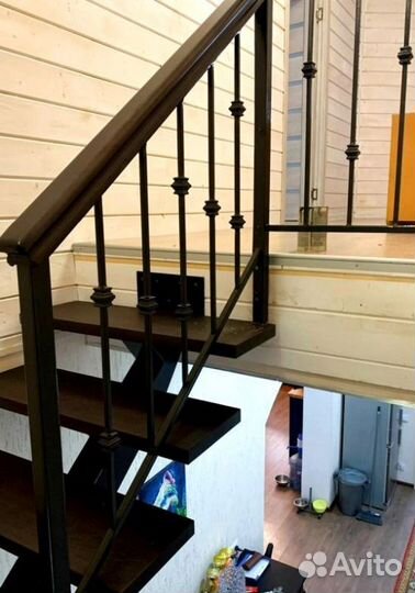 Перила деревянные для лестниц
