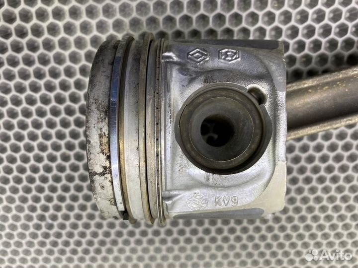 Б/У поршень с шатуном Renault Laguna KT0 M9R805
