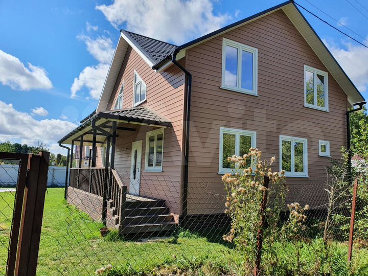 Дом 210 м² на участке 6 сот.