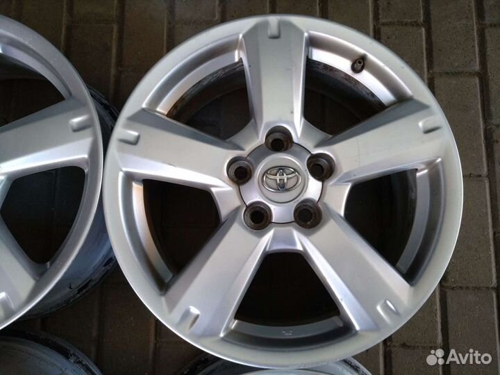 Оригинал Toyota r-17 (5х114,3) 4 шт. мало б/у