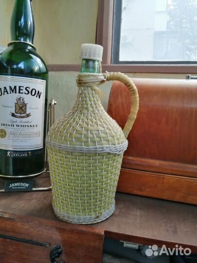 Бутылка в оплетке для напитков СССР винтаж