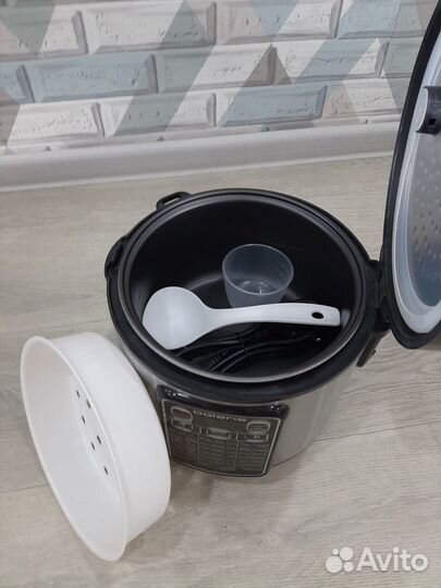 Мультиварка Polaris новая 3л