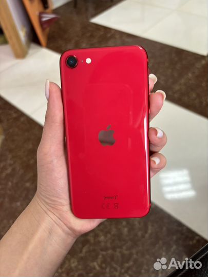 iPhone SE, 64 ГБ