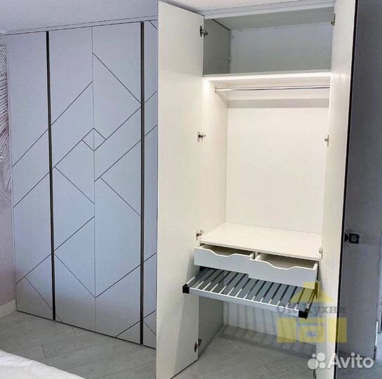 Распашной шкаф