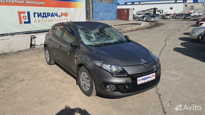 Ручка внутренняя потолочная задняя Renault Megane 3 739400011R