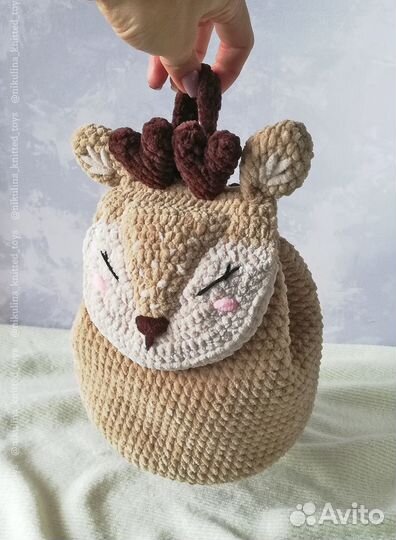 Рюкзачок-олененок (вязаный)