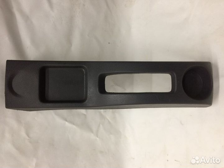 Центральная консоль ручника Рено Логан 2010г