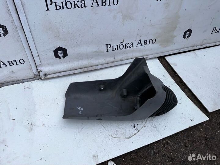 Кожух ручки кпп Исузу Nqr75 4HK1 2010